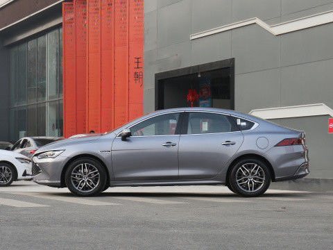 国産VI BYD QIN PLUS 2021 EV DM-I 55KM 1.5L 81kW 4ドア5座セダン