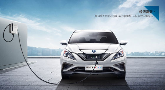 ドン・フェン・S50EV 中国電動タクシー ブルーツ・GPSUber オンライン・カー・ヘイリング