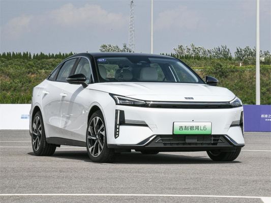 ジーリー・ギャラクシー L6 中国式電動セダン プラグイン ハイブリッドセダン 1370KM L2 補助運転