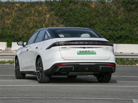 ジーリー・ギャラクシー L6 中国式電動セダン プラグイン ハイブリッドセダン 1370KM L2 補助運転