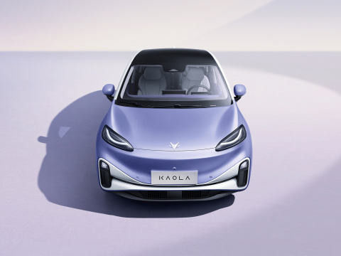 ARCFOX コアラ 中国式電動セダン 小型MPV L2 補助運転