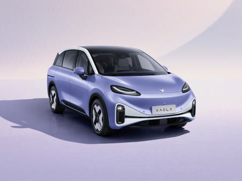 ARCFOX コアラ 中国式電動セダン 小型MPV L2 補助運転