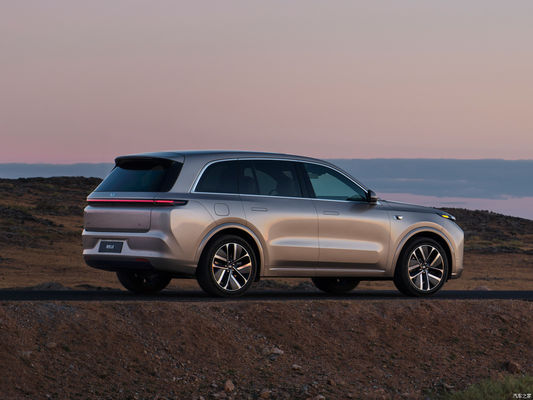 LI XIANG L8 オート 豪華型PHEVSUV 6人乗り 純電気 1315キロの走行距離