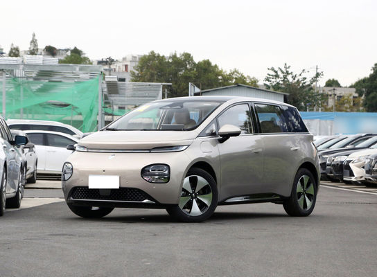 バオ・ジュン・クラウドス・エブ ハッチバック小型電気セダン 360KM-460KMの範囲