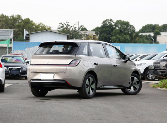 バオ・ジュン・クラウドス・エブ ハッチバック小型電気セダン 360KM-460KMの範囲