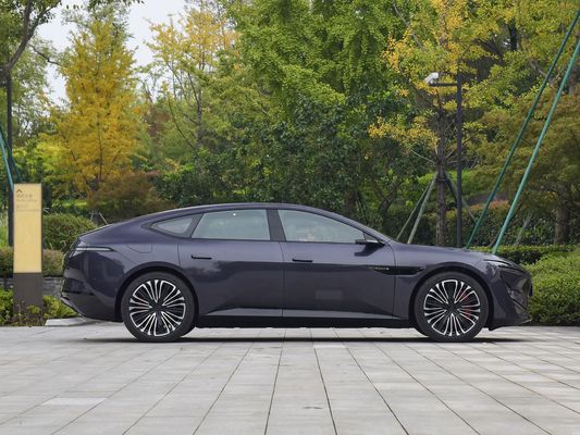 2025 AVATR 12は,中国の高級電気セダンである. 2つのモード: Ev と Erev を搭載している.