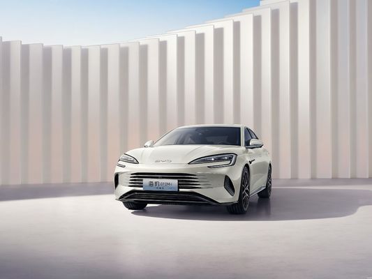 2025 BYD-SEAL 07 DM-i インテリジェントドライブ 5代目の BYD Dmi テクノロジーで装備. 合計距離は2000KM以上です. お金との最高の価値.