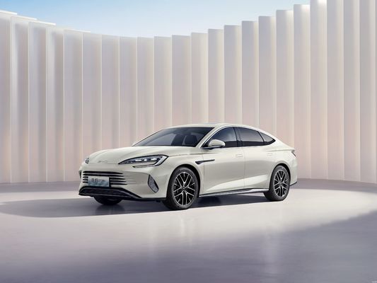 2025 BYD-SEAL 07 DM-i インテリジェントドライブ 5代目の BYD Dmi テクノロジーで装備. 合計距離は2000KM以上です. お金との最高の価値.