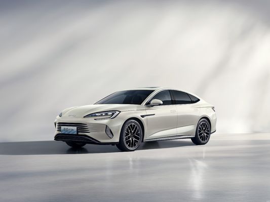 2025 BYD-SEAL 07 DM-i インテリジェントドライブ 5代目の BYD Dmi テクノロジーで装備. 合計距離は2000KM以上です. お金との最高の価値.