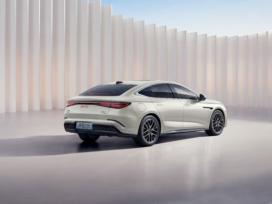 2025 BYD-SEAL 07 DM-i インテリジェントドライブ 5代目の BYD Dmi テクノロジーで装備. 合計距離は2000KM以上です. お金との最高の価値.