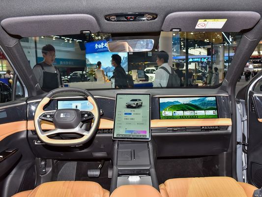 1.5Lと1.5Tのエンジンを搭載したギリー・ギャラクシーL7は,1,370kmの走行距離と115kmの純電動走行距離を備えています.