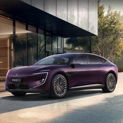 4秒で0-60mph加速、8時間充電のBYD電気セダン、5人乗り快適性